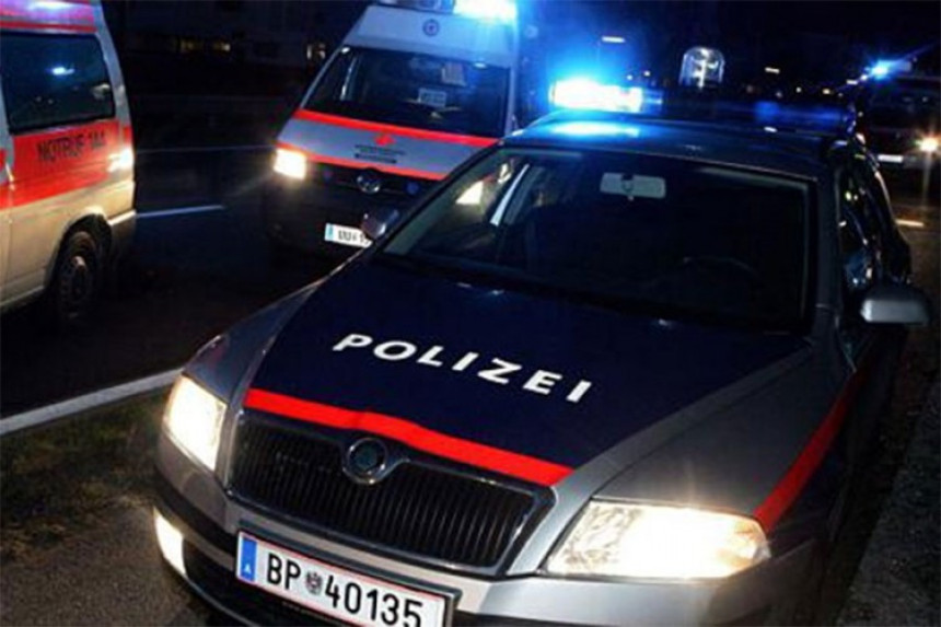 Напао фризера, па избоден маказама