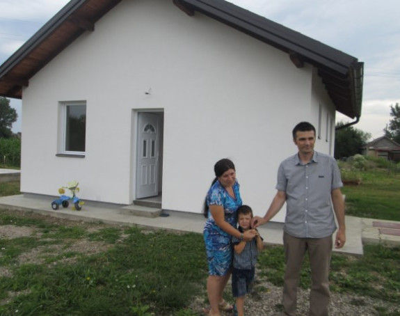 Romske porodice dobile 14 kuća