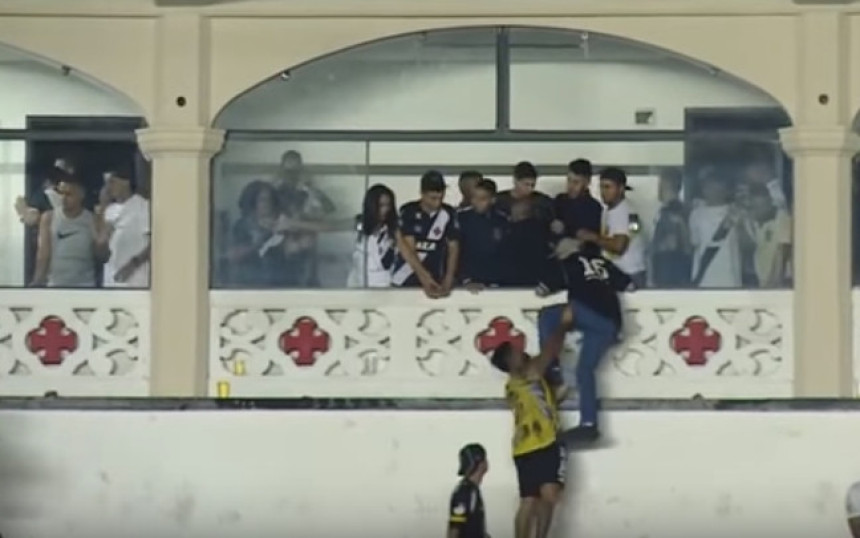 Video - Smrt na tribinama: Policija pucala!