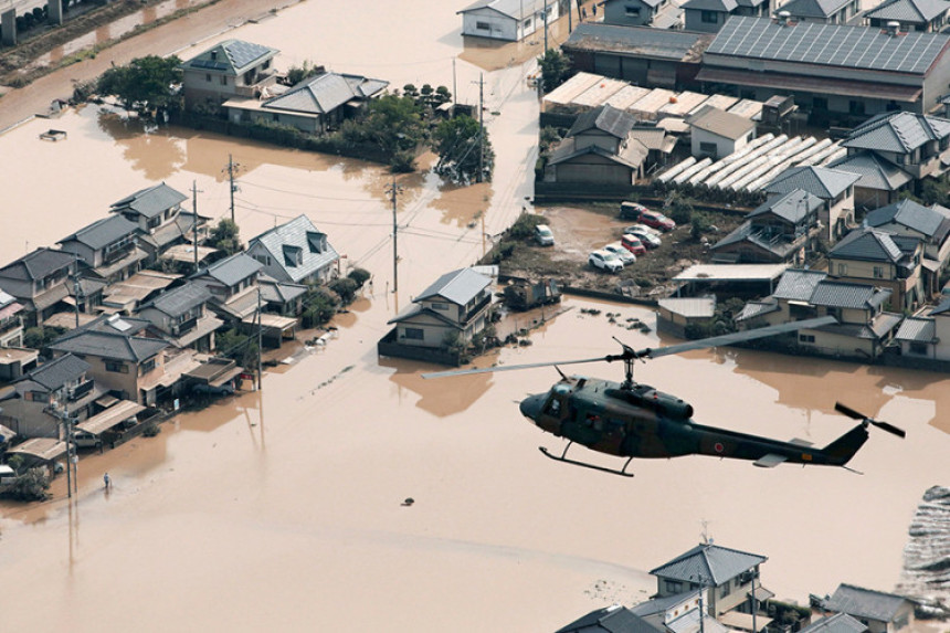 Poplave odnijele 100 života