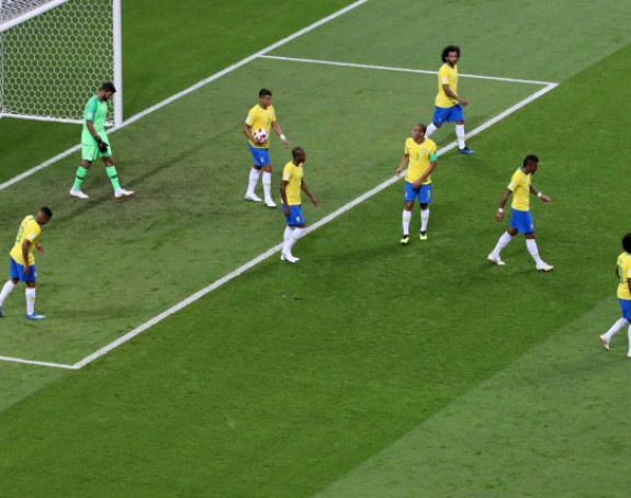 Навијачи каменовали аутобус са играчима Бразила!