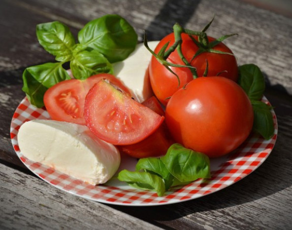 Jedite paradajz - čuva srce, vid