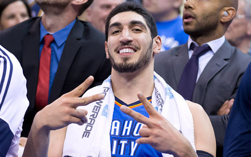 Porodica ga se odrekla, a Enes Kanter promijenio prezime u GULEN!