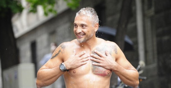 Čeda se ponovo razgolitio