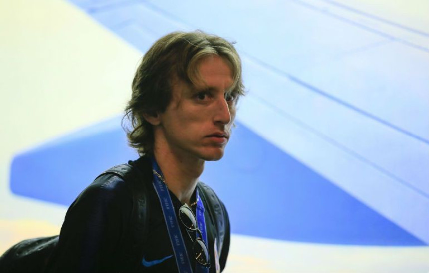 Modrić u čekaonici...