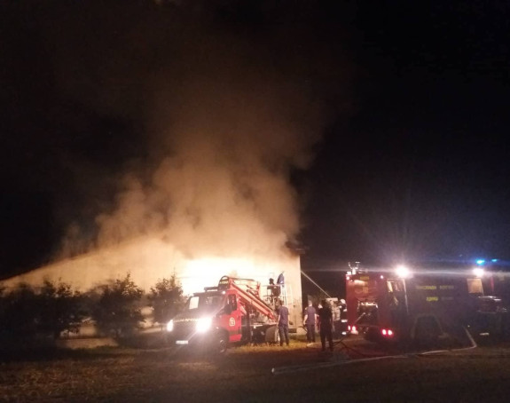 Гори штала: Пожар у Дворовима