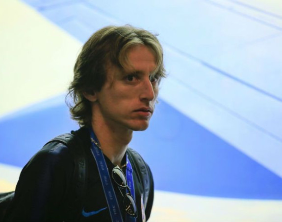 Modrić u čekaonici...