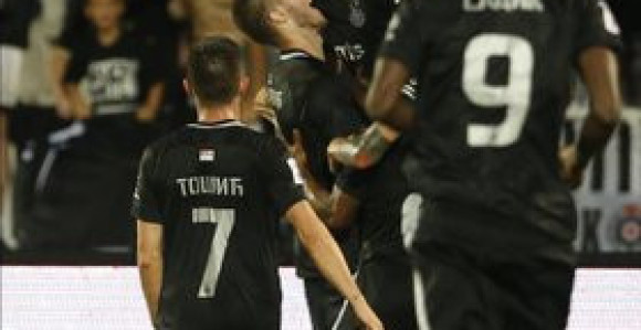 Asano ne priča engleski, zato piše na japanskom!