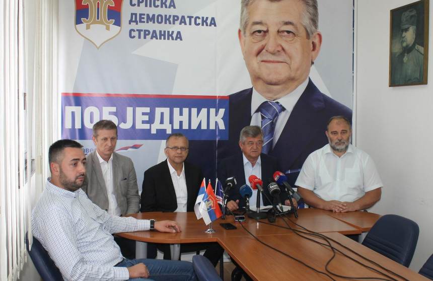 Vrijeme je da se političari uozbilje