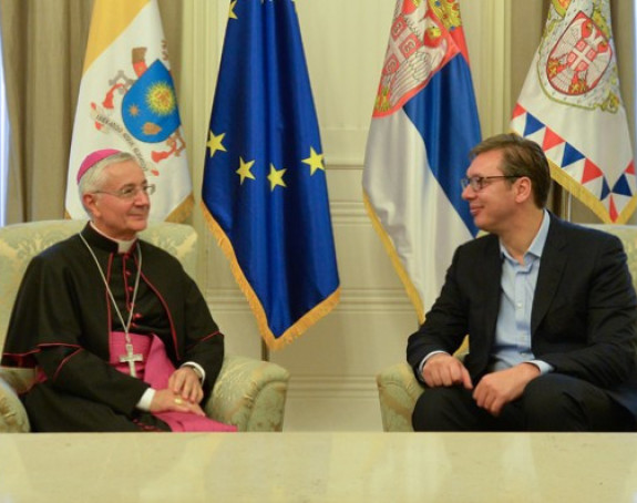  Papa pozvao Vučića da posjeti Vatikan
