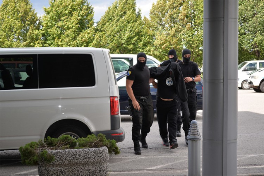 Uhapšena lica po migrantu uzimali hiljadu evra