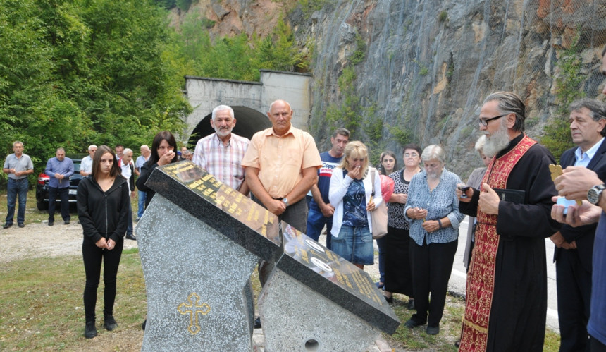 Otkriven spomenik poginulim borcima Vojske Srpske 