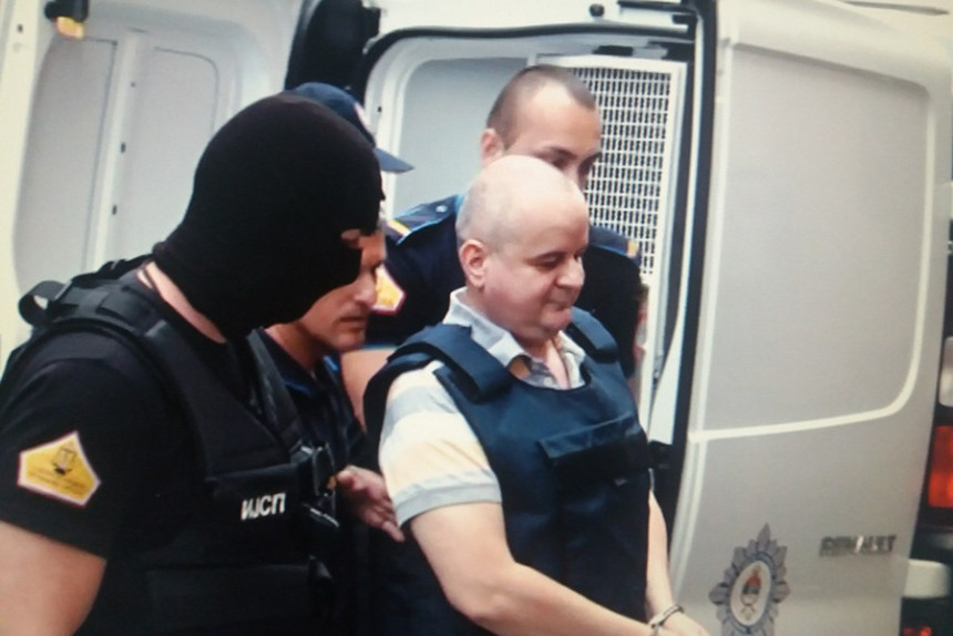 Opsadno stanje: Benedi Đukanović doveden u panciru