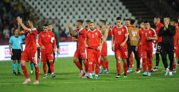 Мало више да се боримо за нацију, гледајте одбојкашице!