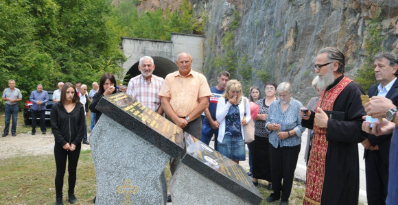 Otkriven spomenik poginulim borcima Vojske Srpske 