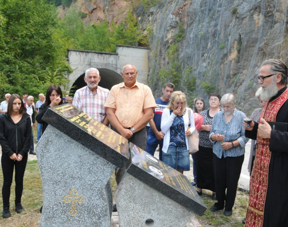 Otkriven spomenik poginulim borcima Vojske Srpske 