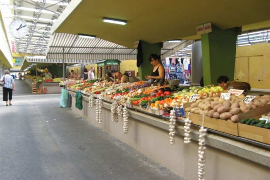 Скочила продаја воћа и поврћа у Српској