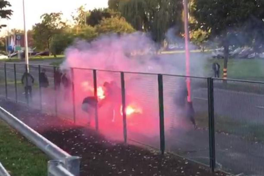 Video - Zagreb: Bakljom pokušali da zapale rivala!