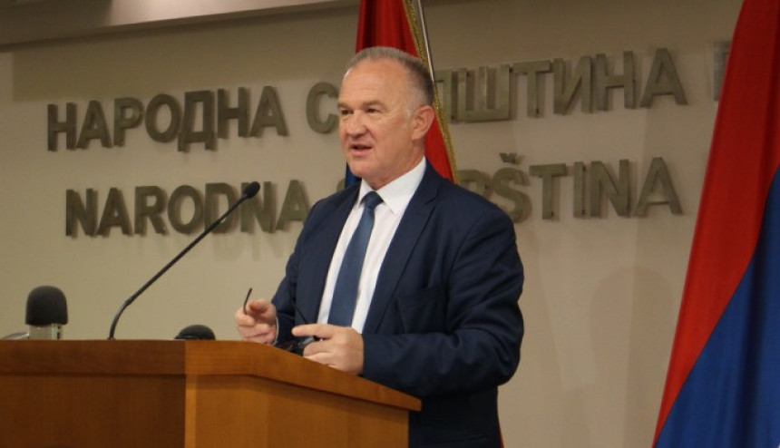 Rezolucija je paravan SNSD-a