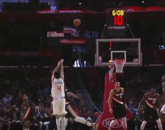 Teo iščašio prst, pa se raspucao!