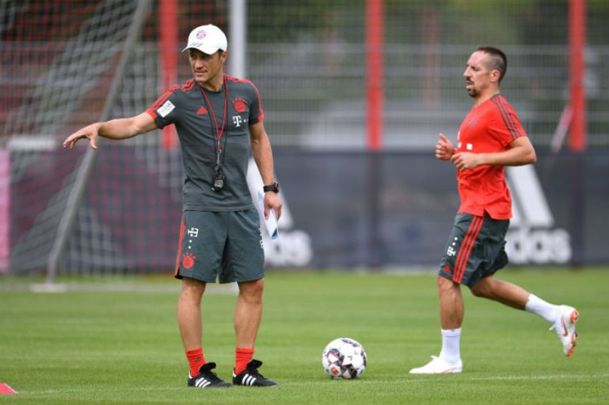 Niko ga više ne poštuje!