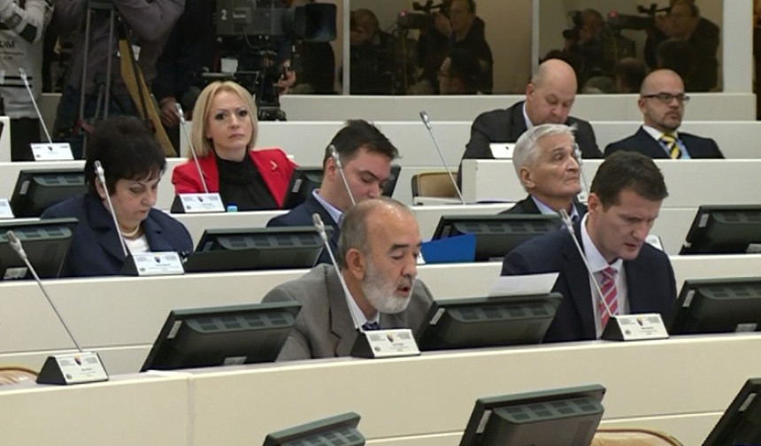 Rat SDS-a i SNSD-a oko zakona o lijekovima