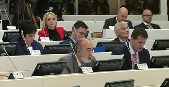 Rat SDS-a i SNSD-a oko zakona o lijekovima