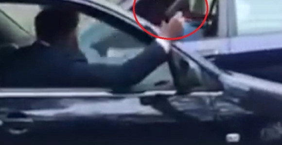 Kako izgleda kada se puca na svadbi