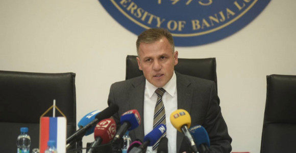 Rektor: Smišljena pobuna studenata