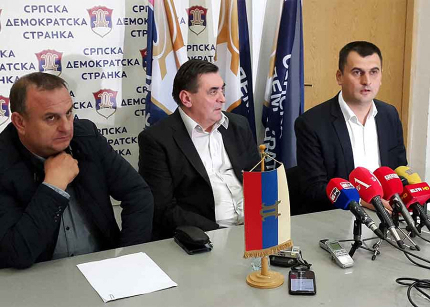 Petrović hvali Dodika i Vladu