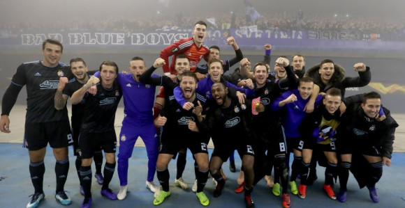 Ludnica u svlačionici Dinama, uz narodnjake, naravno!