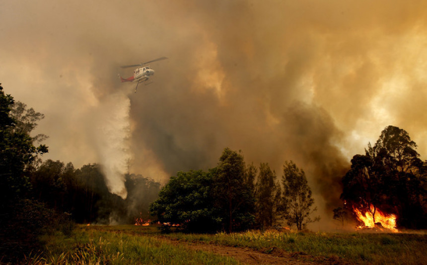 Bjesne požari u Australiji, vatra uništila kuće
