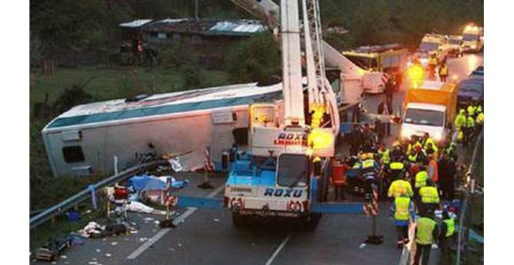 Аутобус склизнуо са пута код Хамбурга