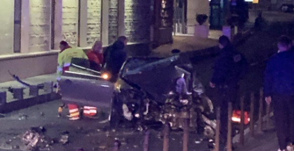 Težak udes u Sarajevu, autom udario u zid
