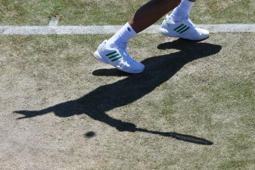 Novak kao Federer - novi reket za 2018. i patike?!