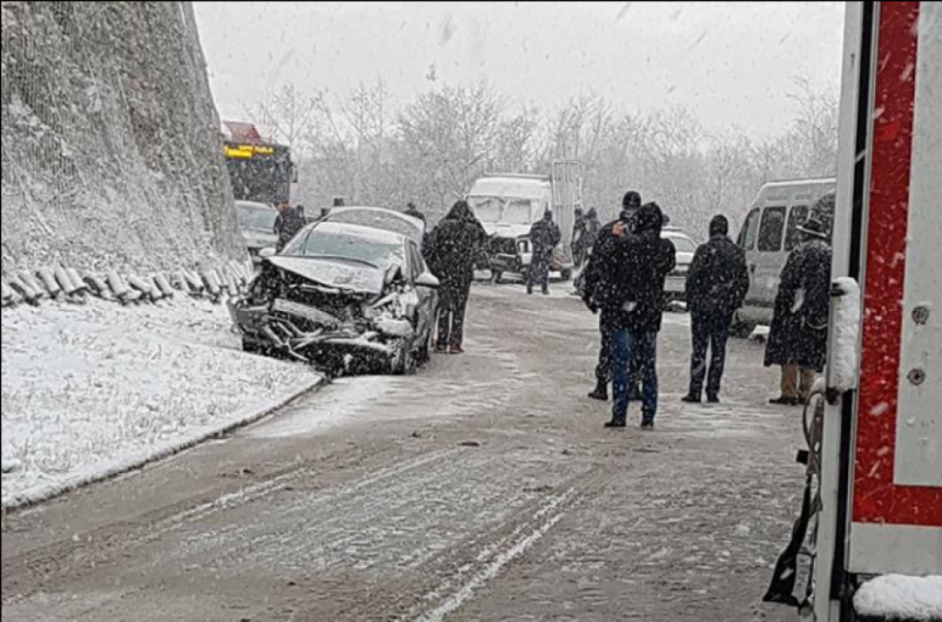 Повријеђене три особе