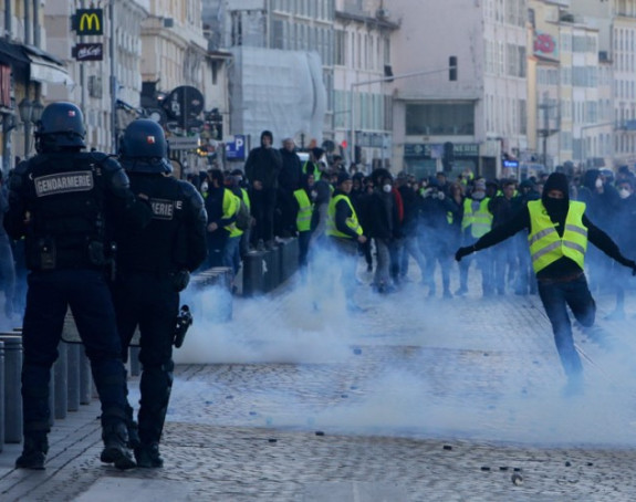 Rusi optuženi i za proteste