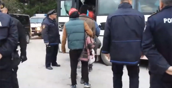 Bihać: Migrante prebacuju na Vučjak (VIDEO)