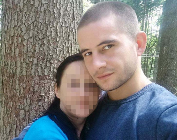 Пред дјевојком младић пуцао себи у главу