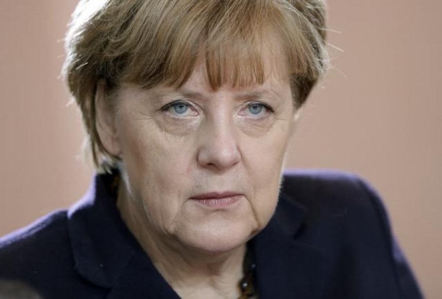 "Napadi početak kraja Merkelove"