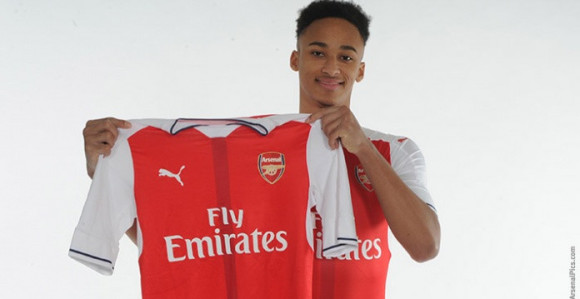 Video: Do juče radio u fabrici, a danas igra u Arsenalu!