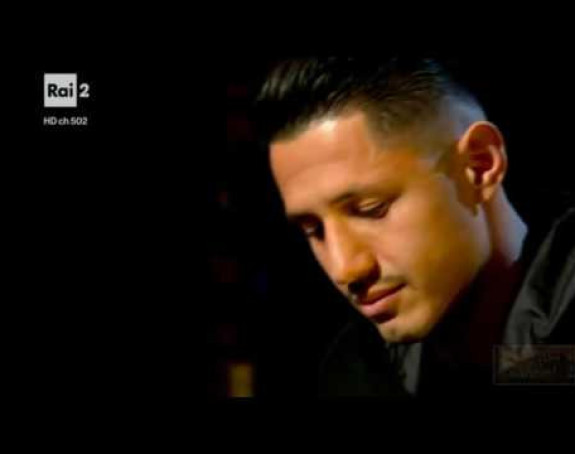 Video: Ne samo da je odličan fudbaler, već i pijanista!