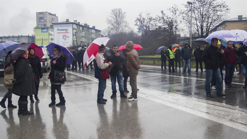 Radnici blokirali magistralu