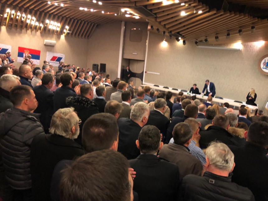 Vučić čuo stavove naprednjaka