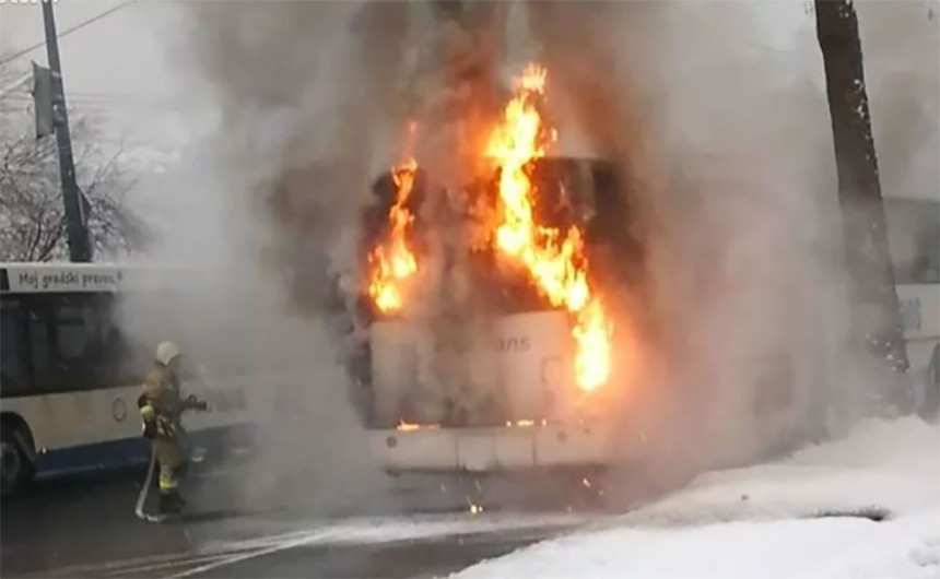 Сарајево: Запалио се аутобус 