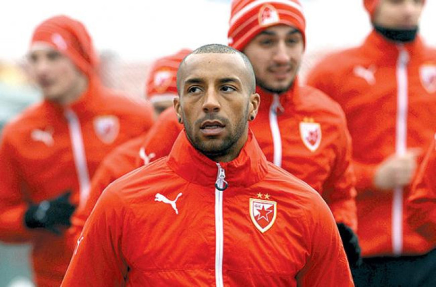 Parker kažnjen, ali ostaje u Zvezdi!