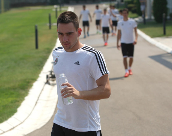 Млади ас стоички подноси тренирање у Телеоптику!