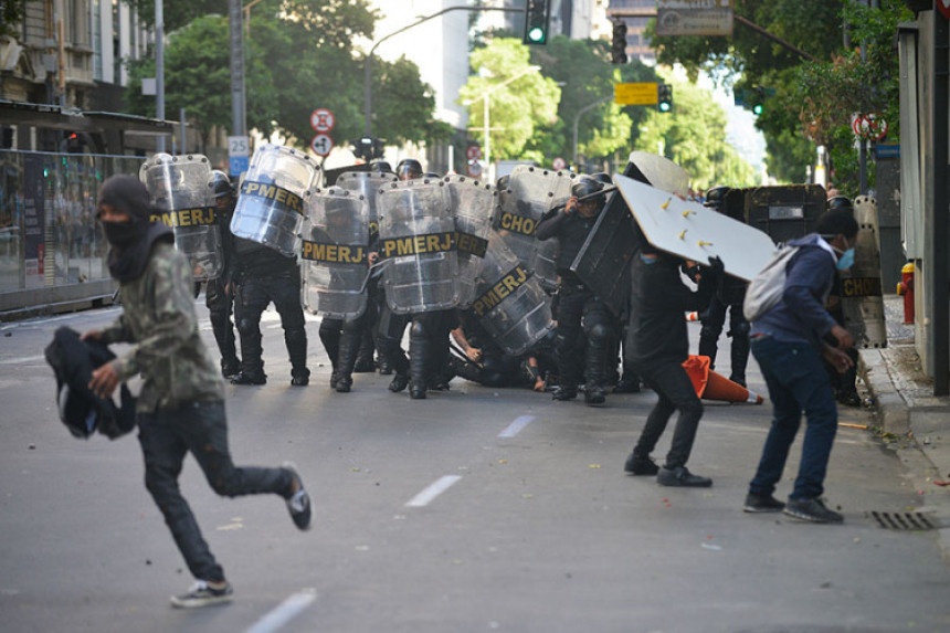 Haos u Brazilu: 15 povrijeđenih