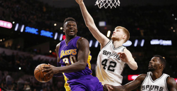 Počinje da sija zvijezda Davida Bertansa u NBA i Sparsima!