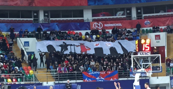 Bizarno: "Grobar" i navijači CSKA "sahranili" Zvezdu i Olimpijakos!